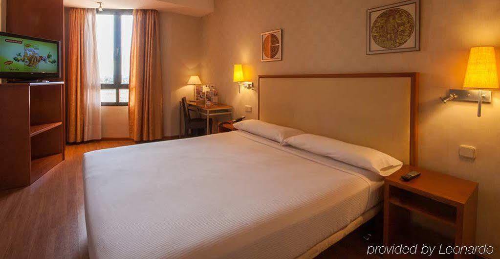 Th Boadilla Hotel Boadilla del Monte Ruang foto